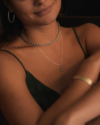 How to Choose Everyday Jewelry: 4 Stylish Tips!