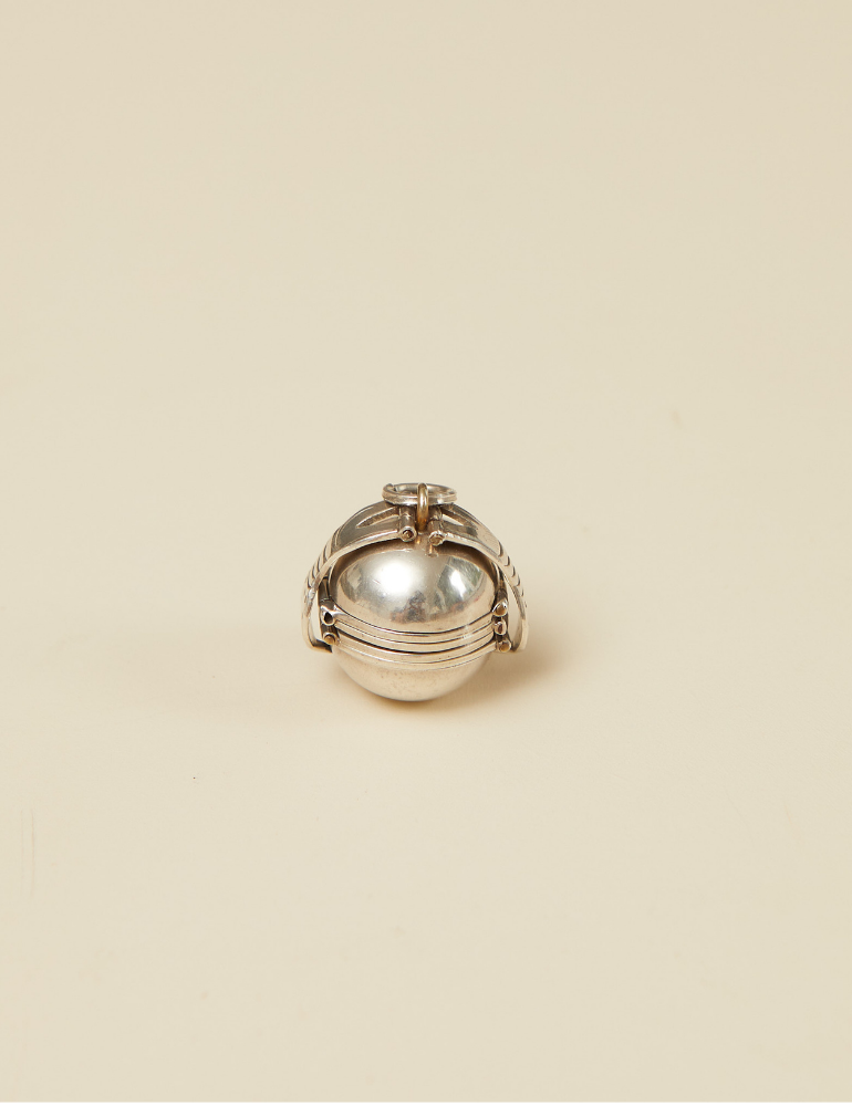 (SOLD) VINTAGE - Sterling Silver Sphere Locket Pendant