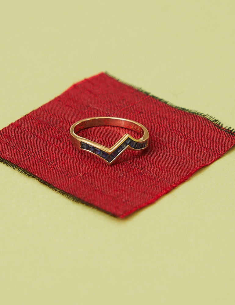 (SOLD) VINTAGE - Solid 9ct Gold Art Deco Sapphire Ring