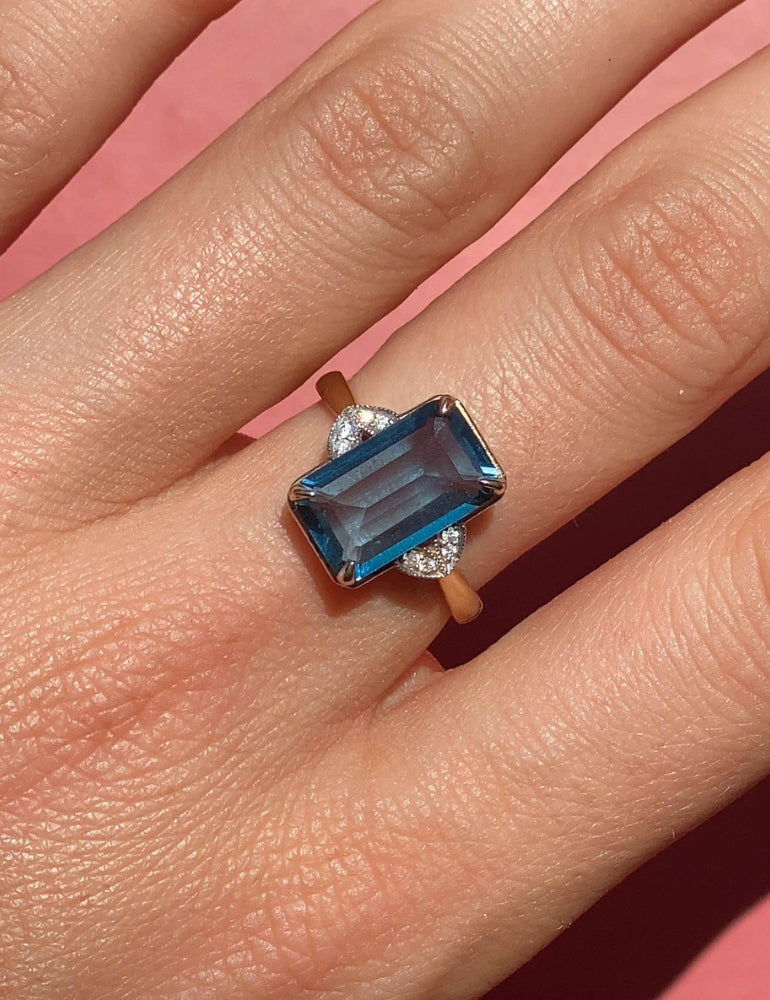 (Sold)VINTAGE - Solid 9ct Gold, London Blue Topaz and Diamonds